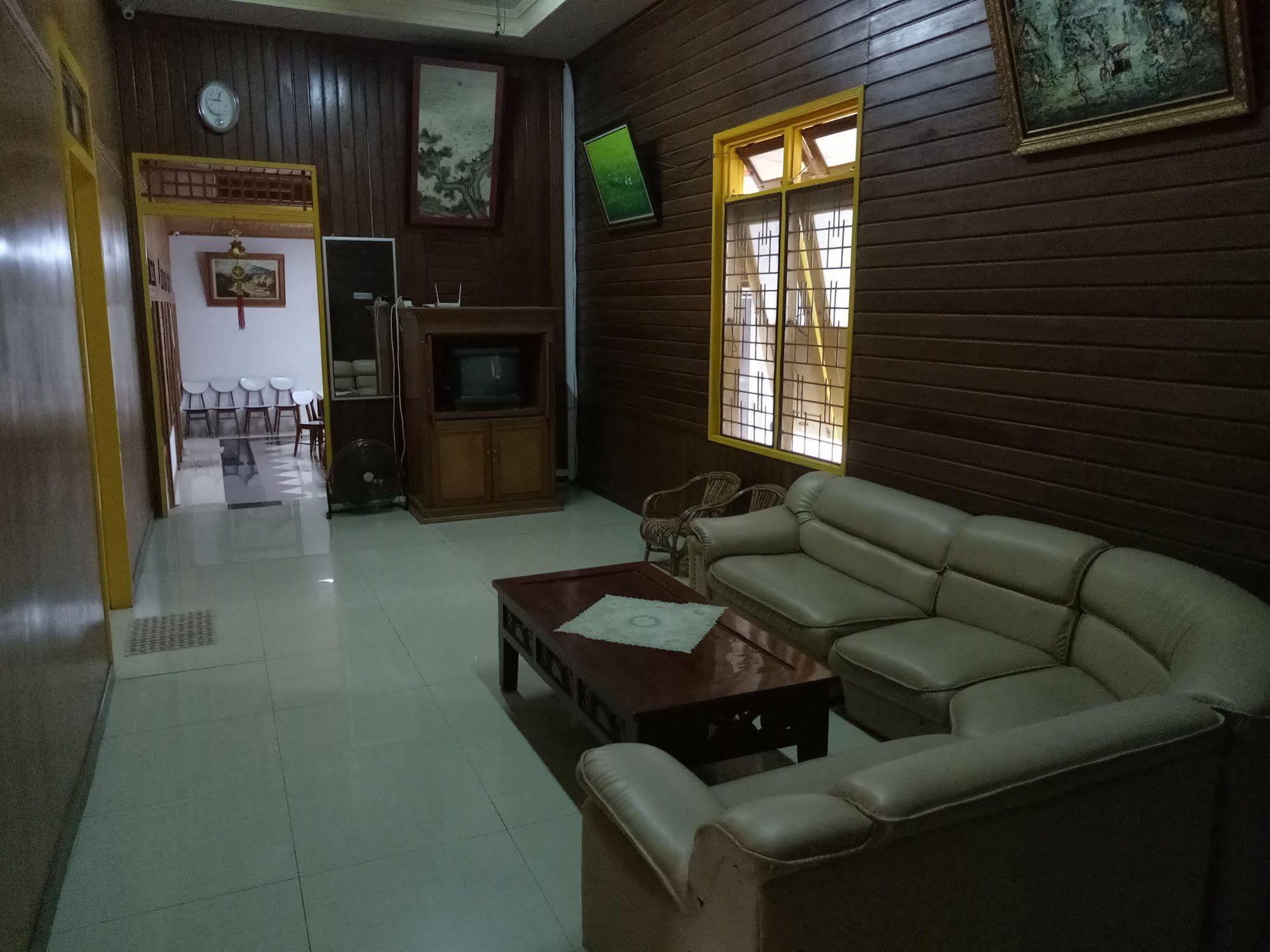 OYO 2052 Mutiara Residence Padang (Sumatra) Exterior foto